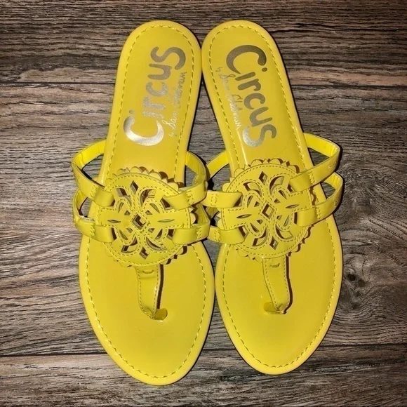 NWOB  Sam Edelman Yellow Canyon Medallion Sandals Size 6 - Picture 2 of 12